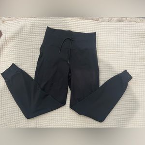 Vuori Daily Jogger in Black